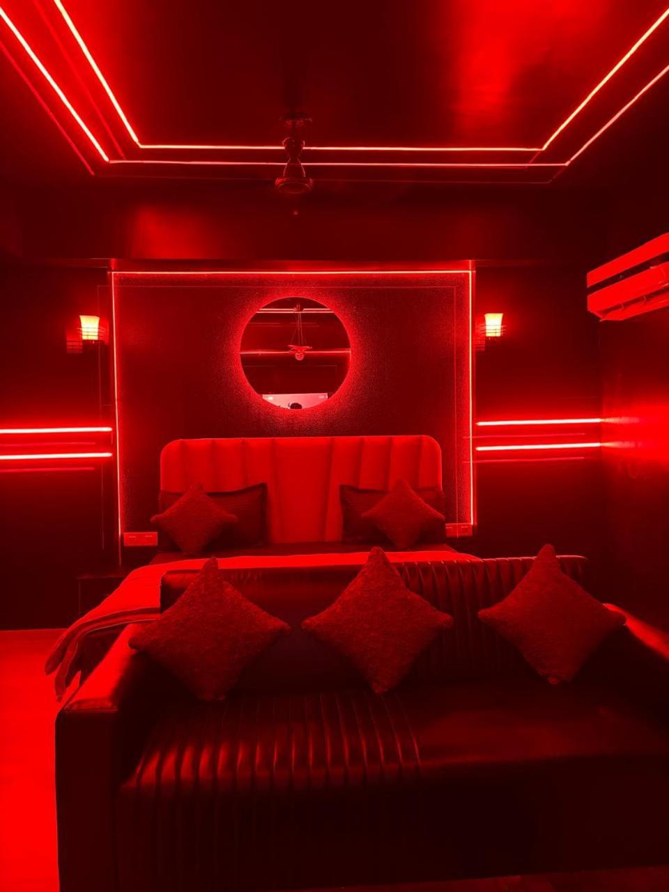 Dolphin Inn & Suites Manhattan لاكناو المظهر الخارجي الصورة