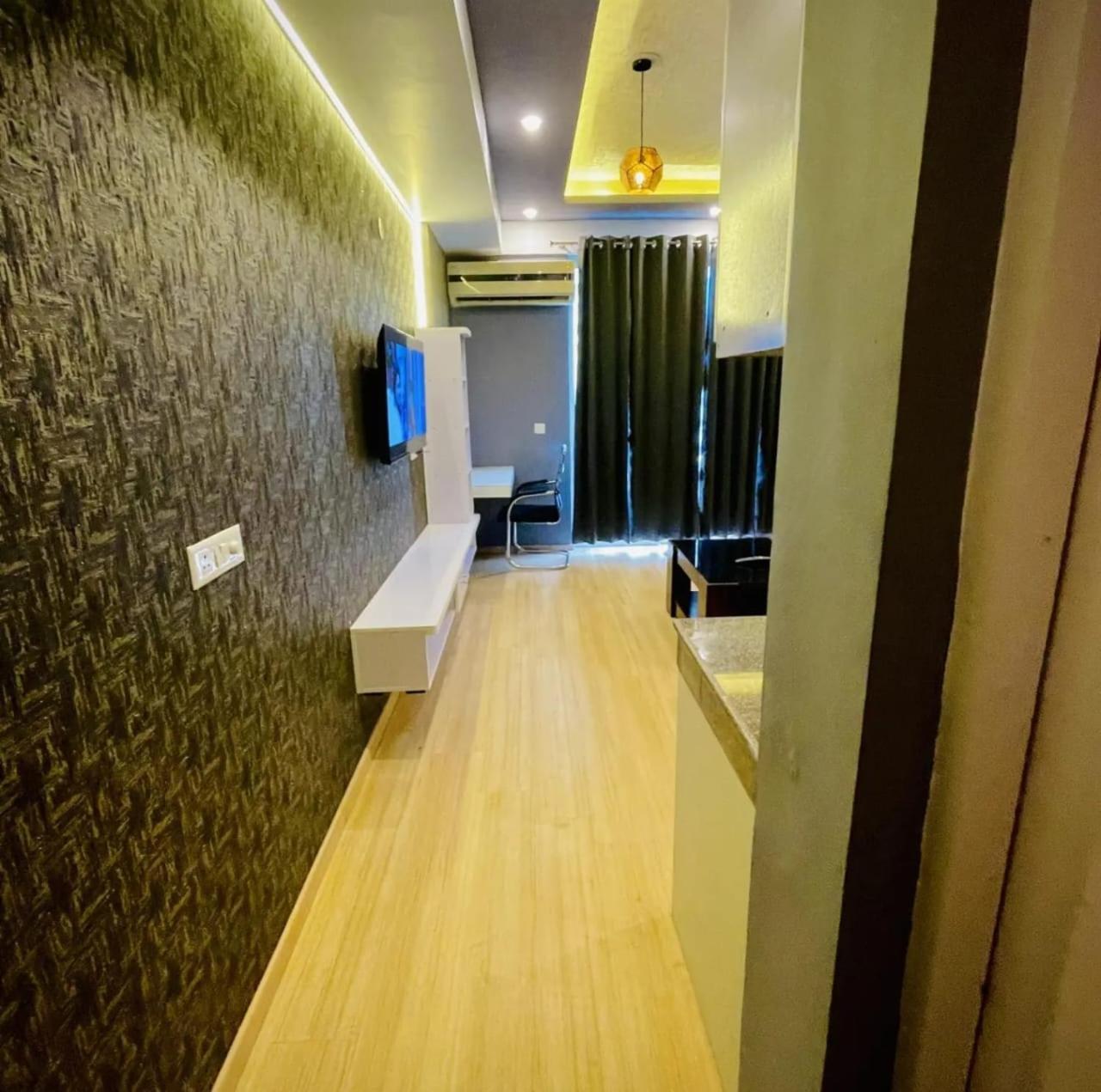 Dolphin Inn & Suites Manhattan لاكناو المظهر الخارجي الصورة